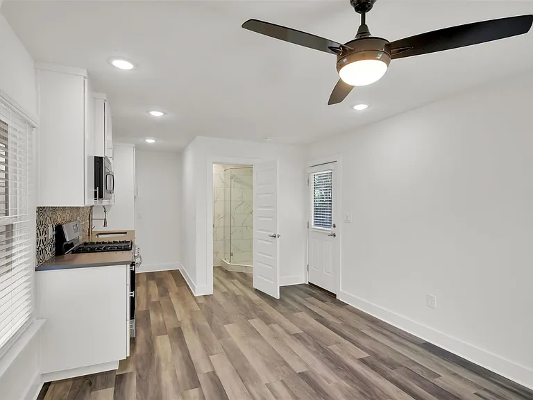 2101 Benwick Cir #B — Photo 10