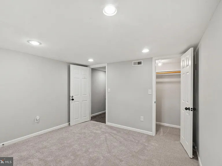 324 Oldham St — Photo 35