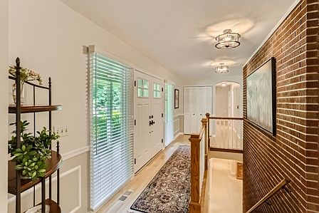 4th image of 36W382 Oak Hill Dr