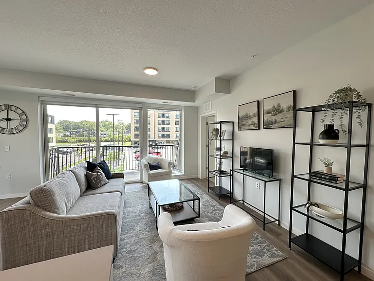 The Eloise Apartments — Photo 80
