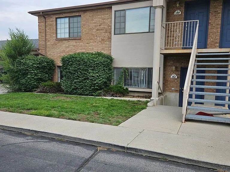 833 W 800 N — Photo 12