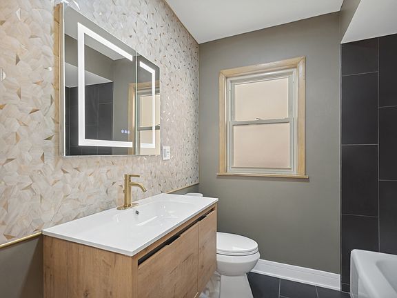 5th image of 5620 N Central Ave #1