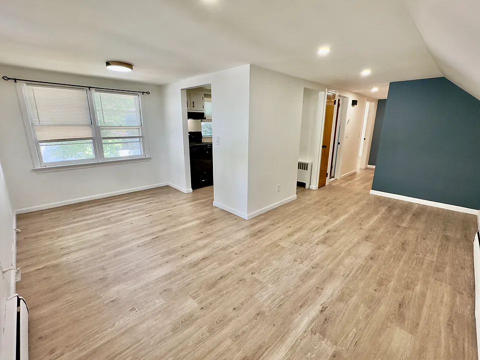 35 Summit Ave #2
