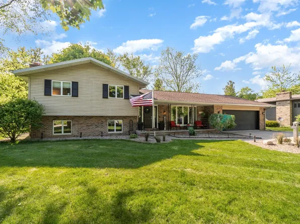 1101 N Jones Rd, Essexville, MI 48732
