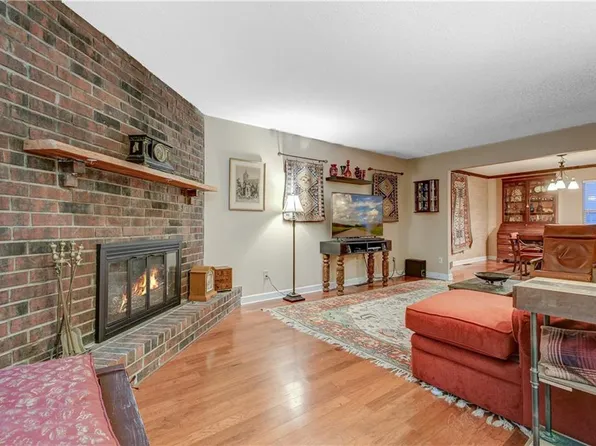 29 W Bannister Rd, Kansas City, MO 64114