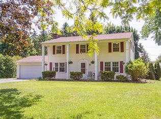 52 Heatherwood Rd, Fairport, NY 14450