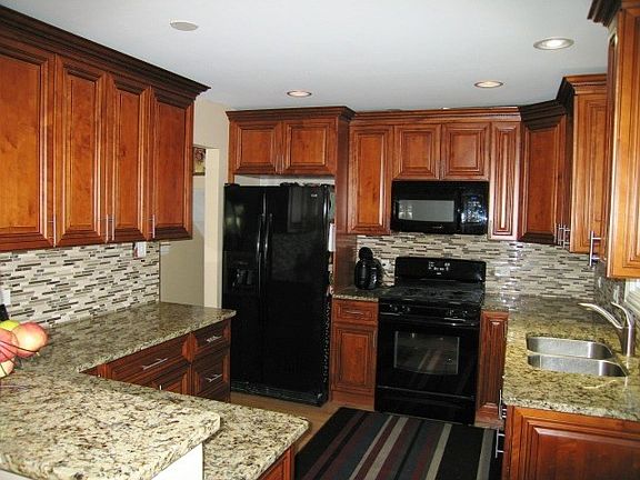 2nd image of 1451 Danbury Ln
