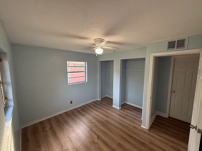214 Graham St — Photo 17