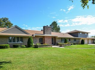 234 Lake Shore Rd, Grafton, WI 53024