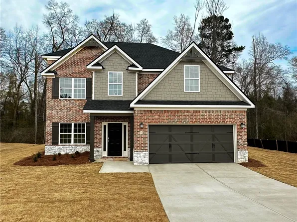 247 Meadowlark Dr, Smiths Station, AL 36877