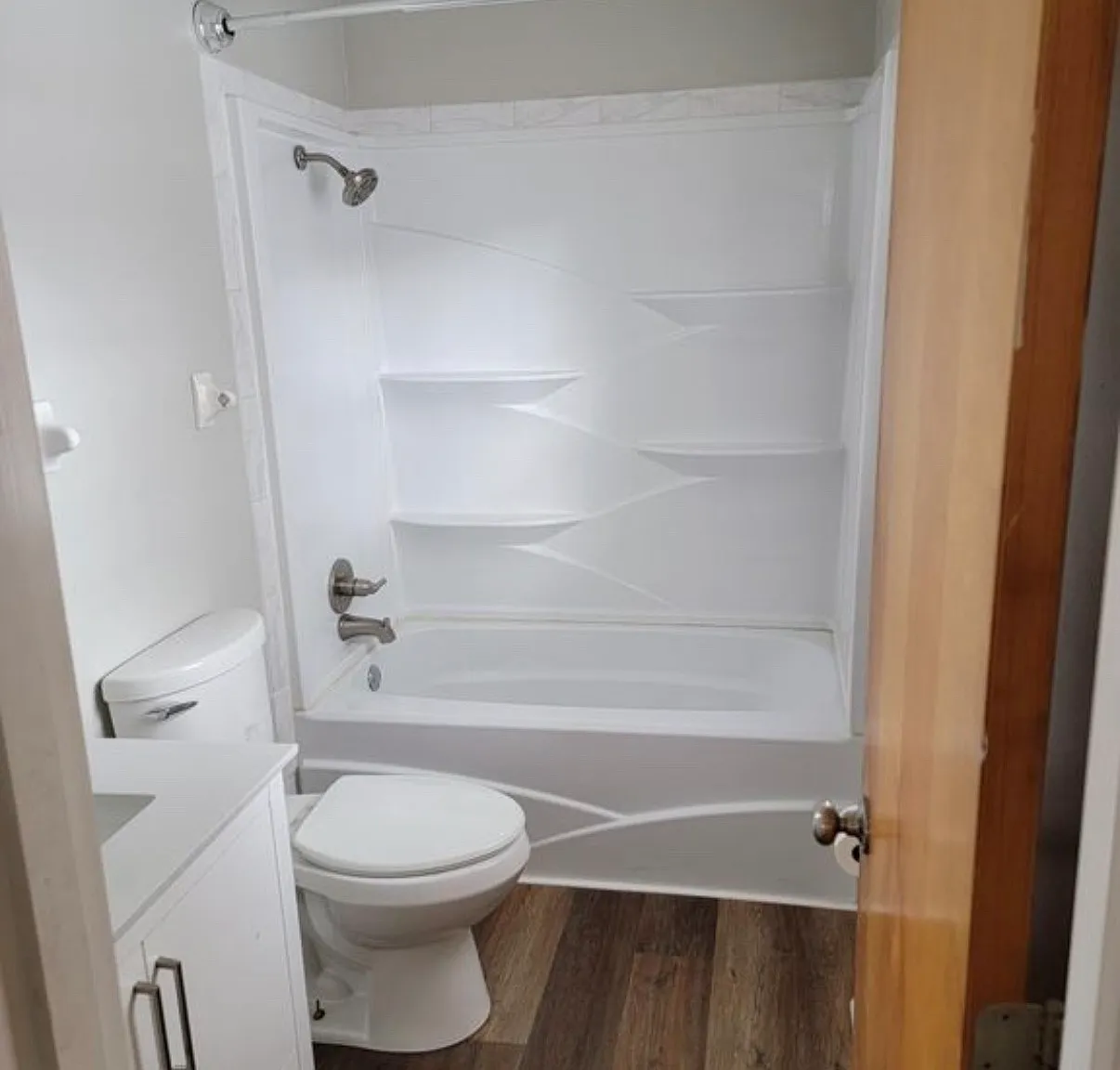 4 bed, 2.5 bath, 1940 sqft, $2,500 — Photo 4