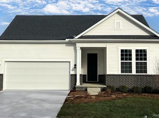 4192 Bay Ter, Milford, MI 48381