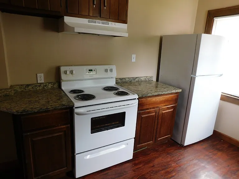 22615 Maxine St — Photo 4