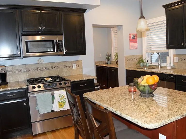 16 Sanger St #3 — Photo 2
