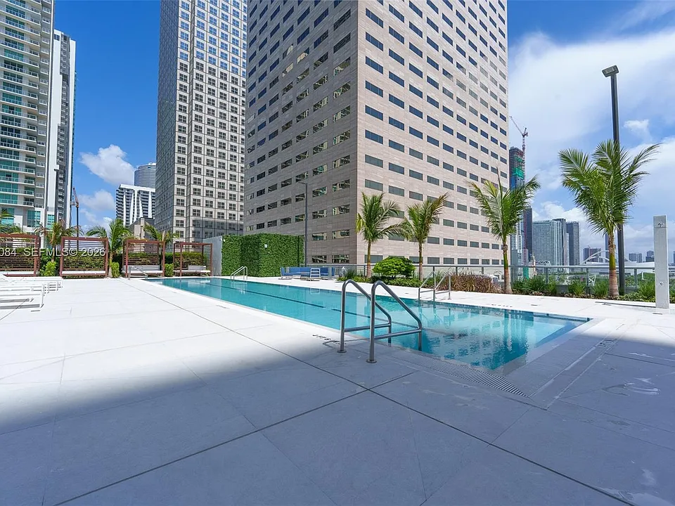 325 Biscayne Blvd #415