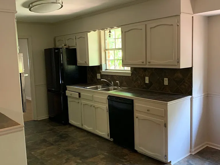 755 Burgin Ave — Photo 3