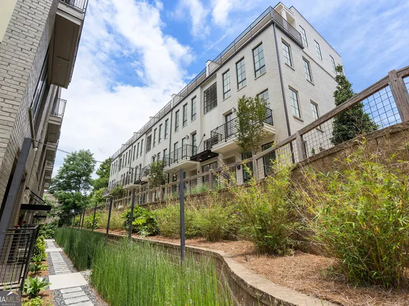 990 Bibbs Cir NW #35, Atlanta, GA 30318