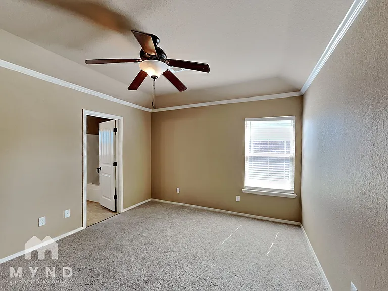 154 Harvick Cir — Photo 8