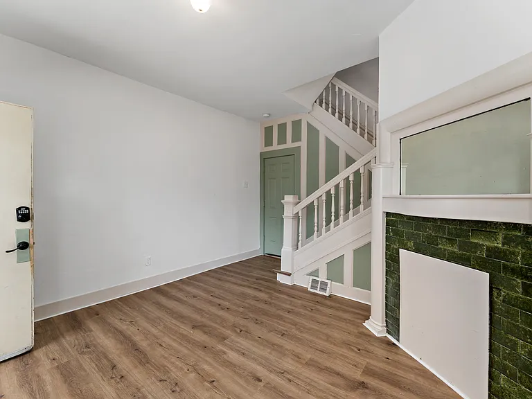 901 Highview St #1 — Photo 12