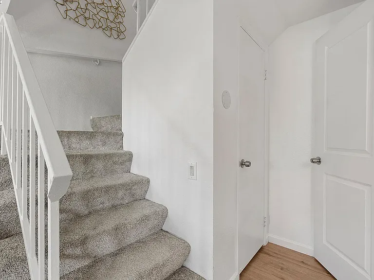 4926 Lowry Rd — Photo 21
