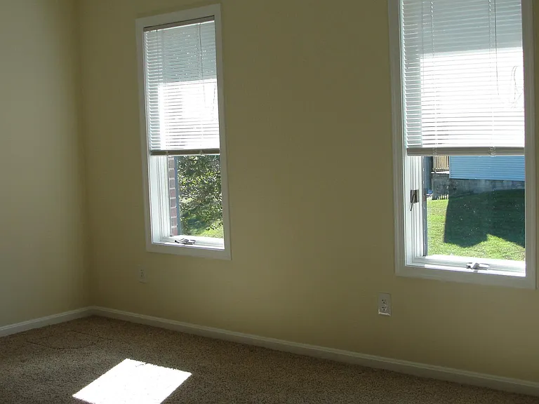 2nd Floor Front Bedroom En Suite