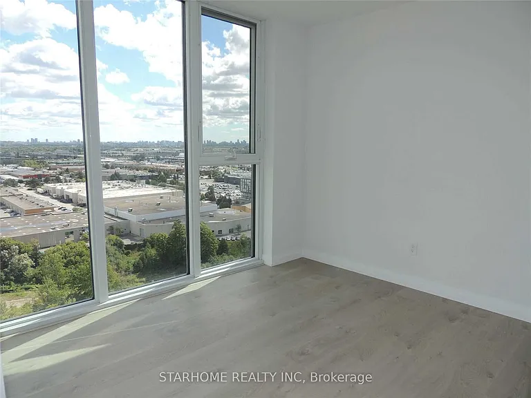 7895 Jane St #2015 — Photo 10