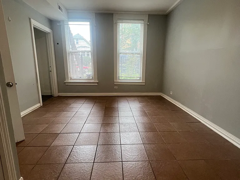 3511 W Dickens Ave #1 — Photo 4
