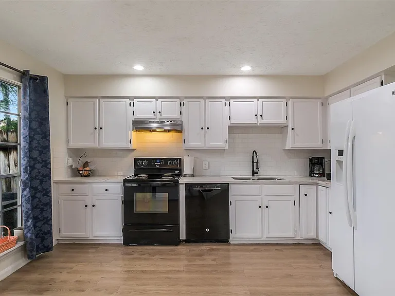 19414 Lazy Valley Dr — Photo 8