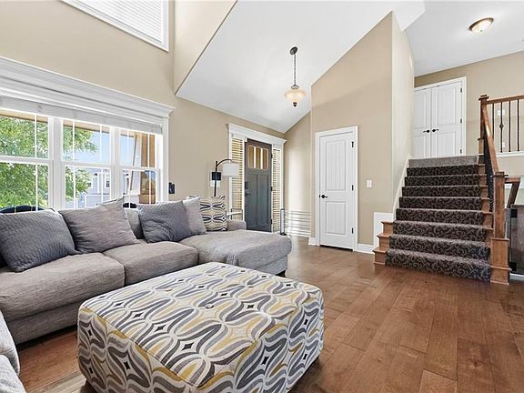 5th image of 13317 Davis Ave