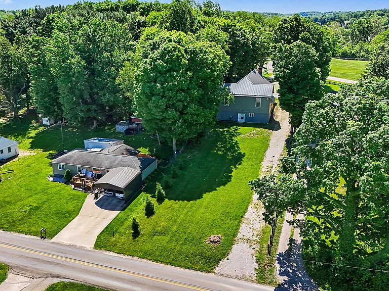 9030 Columbus Rd — Photo 28
