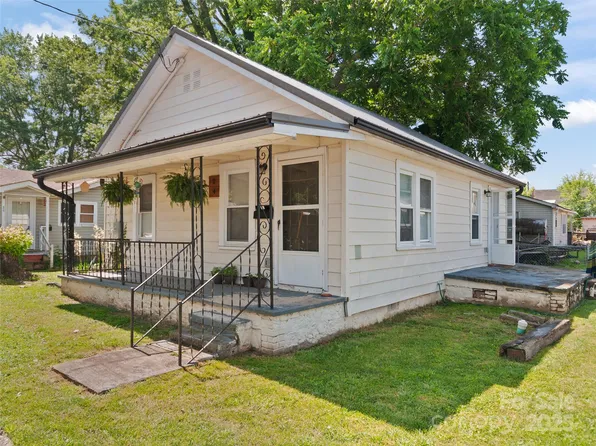 24 Liner Ct, Waynesville, NC 28786