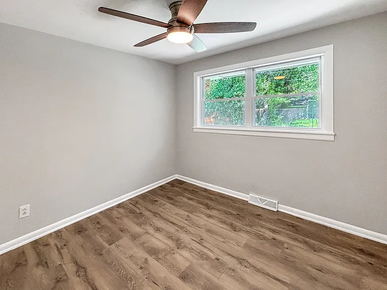 3102 Victoria Ave — Photo 11