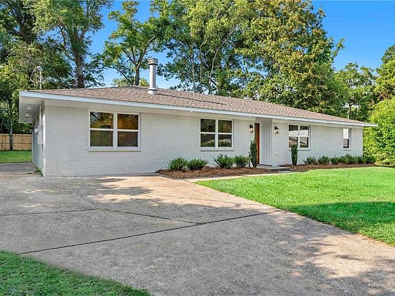 2nd image of 29 Paddock Dr