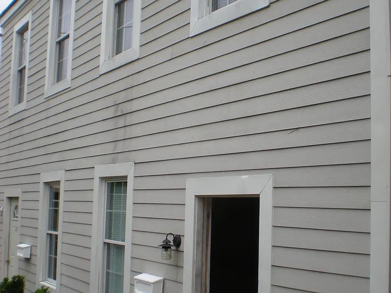 208 Kearsarge St — Photo 1