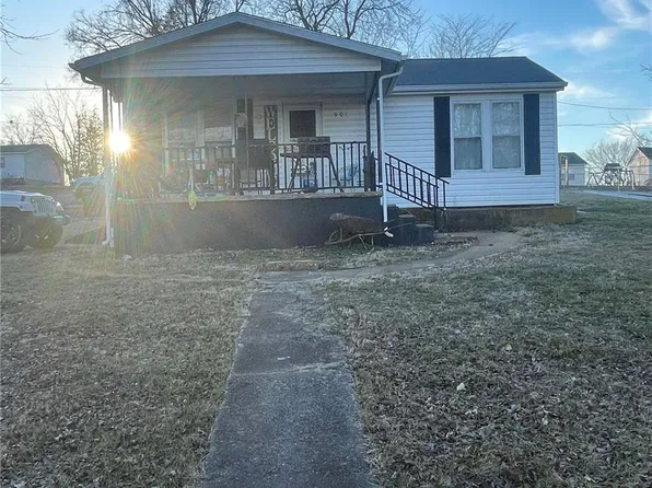 901 Monroe St, Park Hills, MO 63601