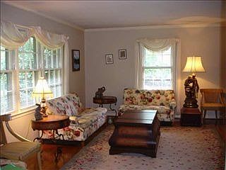 1st image of 102 Rollingwood Dr
