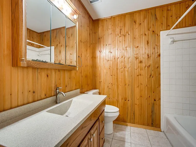 14219 Piping Rock Ln — Photo 17