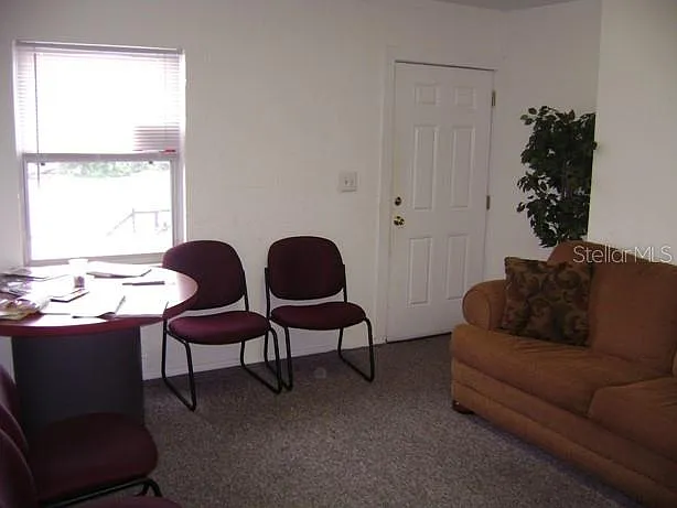 2 bed, 1.0 bath, 1100 sqft, $1,300 — Photo 2