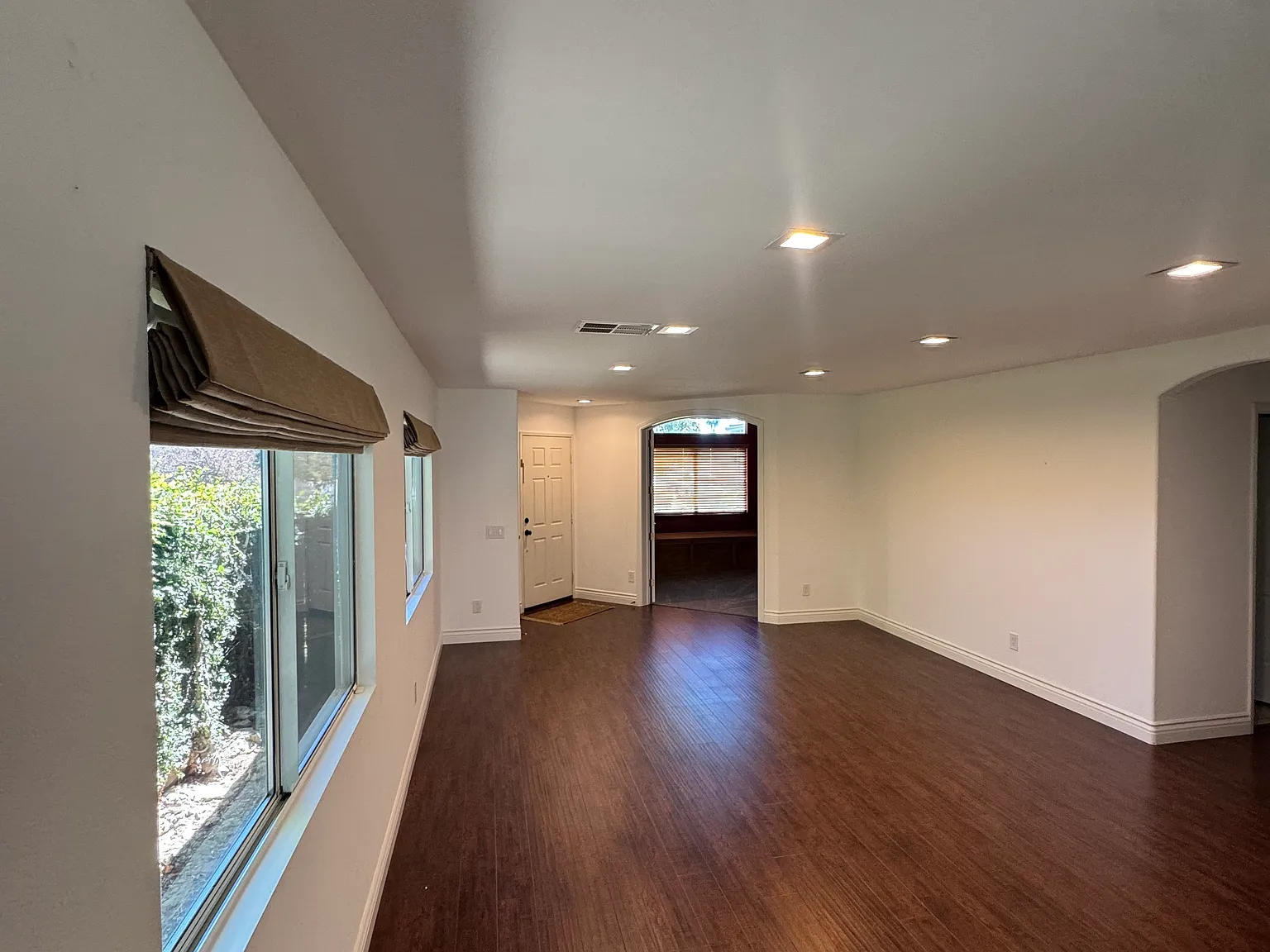 3 bed, 1757 sqft, $3,200 — Photo 2