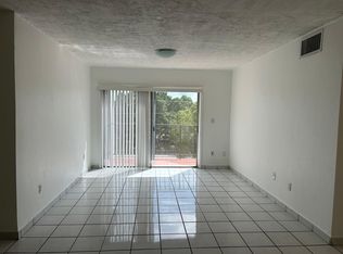 5501 NW 7th St E #E-415, Miami, FL 33126