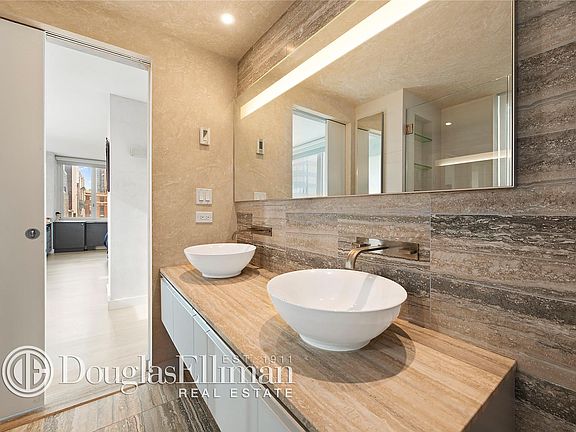 4th image of 322 W 57th St APT 30H