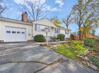 426 Squaw Brook Rd, North Haledon, NJ 07508