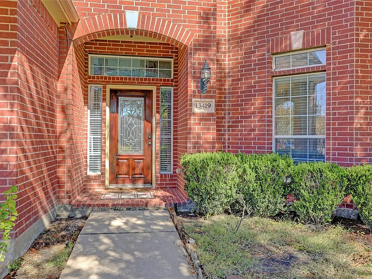 13419 Sunset Bay Ln — Photo 2