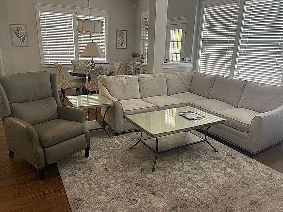 4th image of 331 Olmstead St