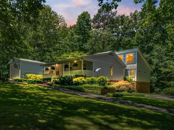 145 Shadow Rock Dr, Tunnel Hill, GA 30755