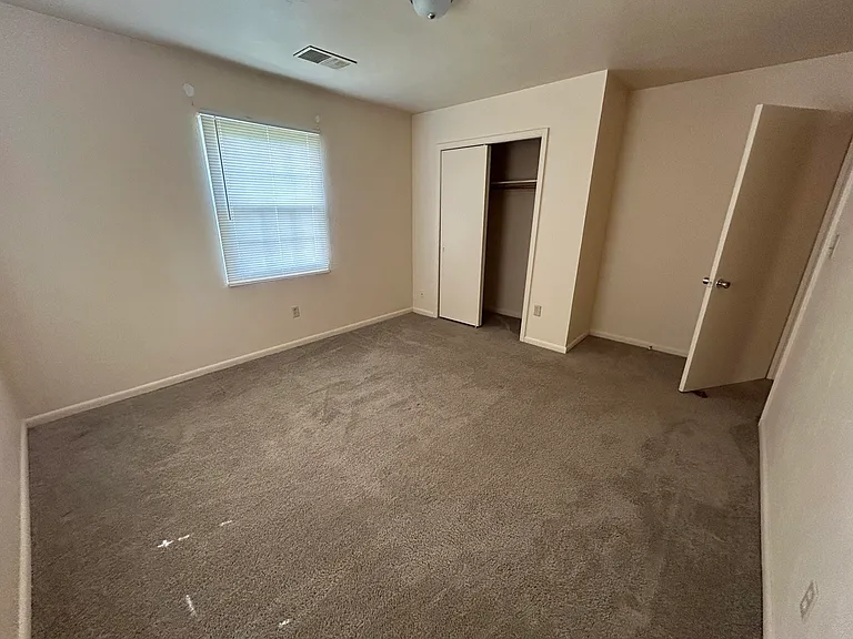 924 Mountain View Rd #3 — Photo 6