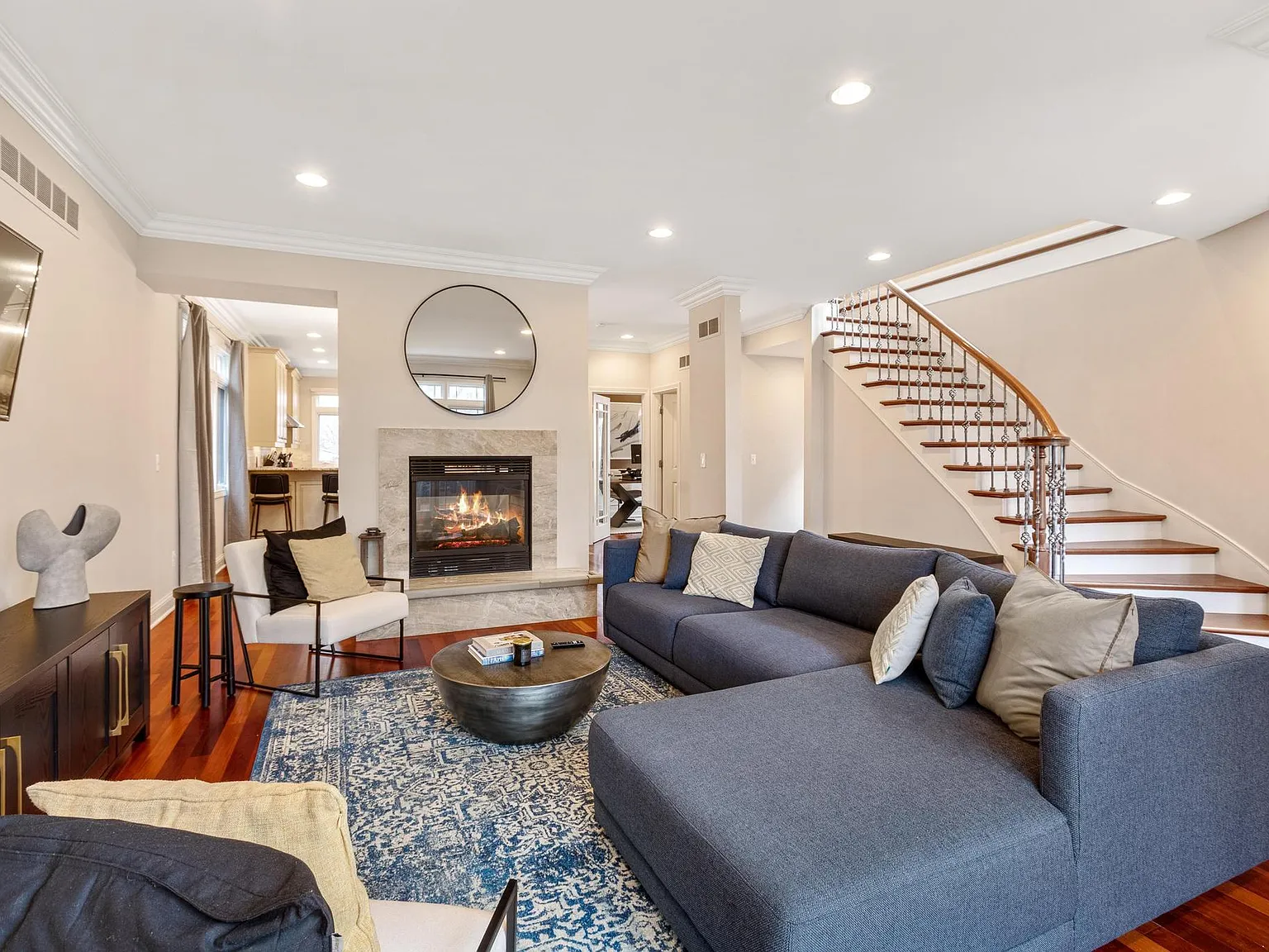 4 bed, 3.5 bath, 2950 sqft, $13,000 — Photo 3