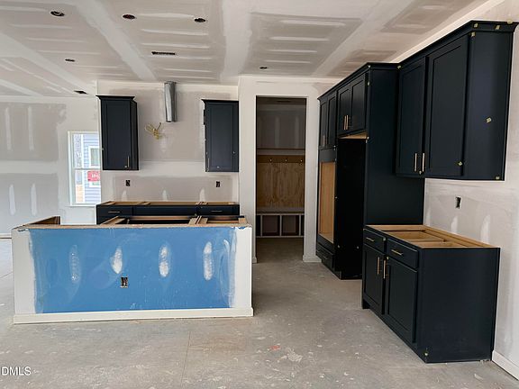 3rd image of 932 Fetching Pl #348