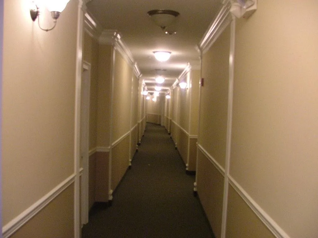 1 bed, 900 sqft, $2,100 — Photo 3