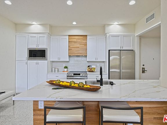 2nd image of 2276 S Beverly Glen Blvd Unit 305